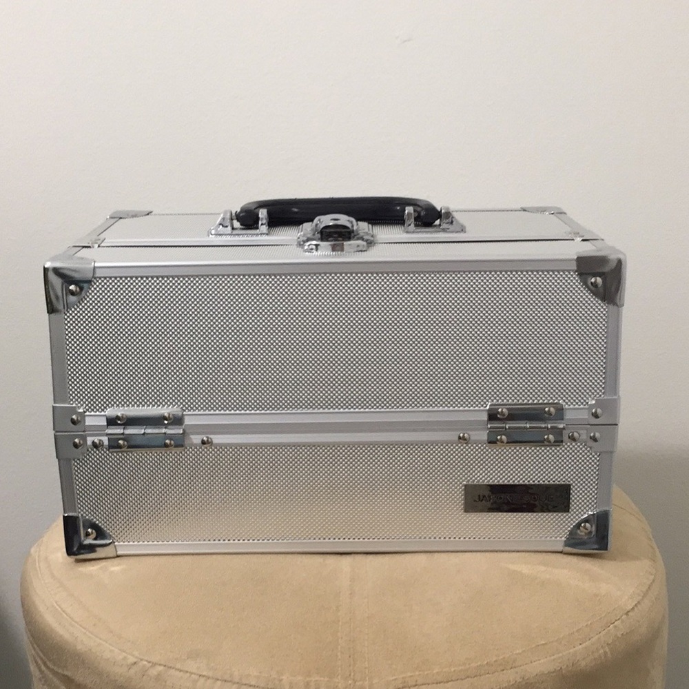 Japonesque Train Case